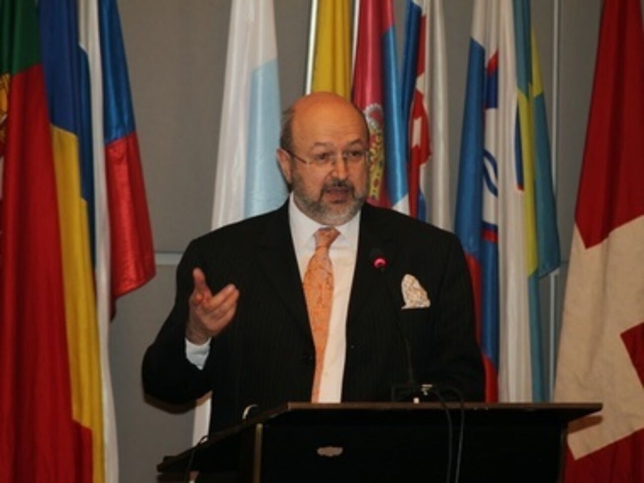 Глава ОБСЕ пообщался с украинскими беженцами в Ростовской области