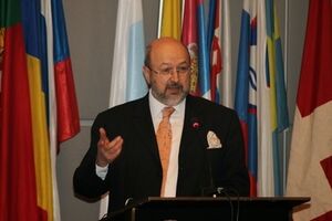 Глава ОБСЕ пообщался с украинскими беженцами в Ростовской области