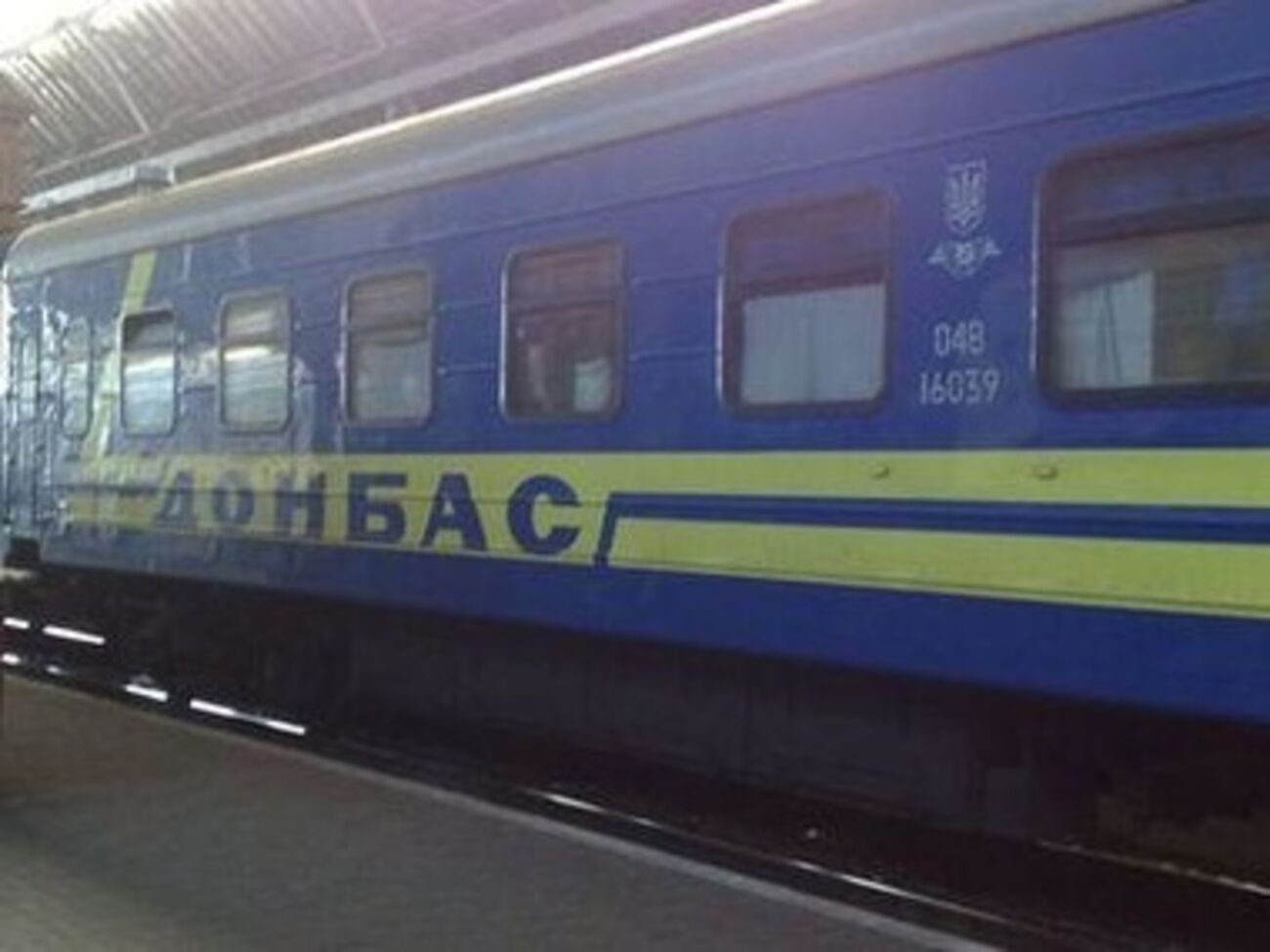 Ко всем поездам, курсирующим с Донецка и Луганска, добавили по 5 --- 6 вагонов