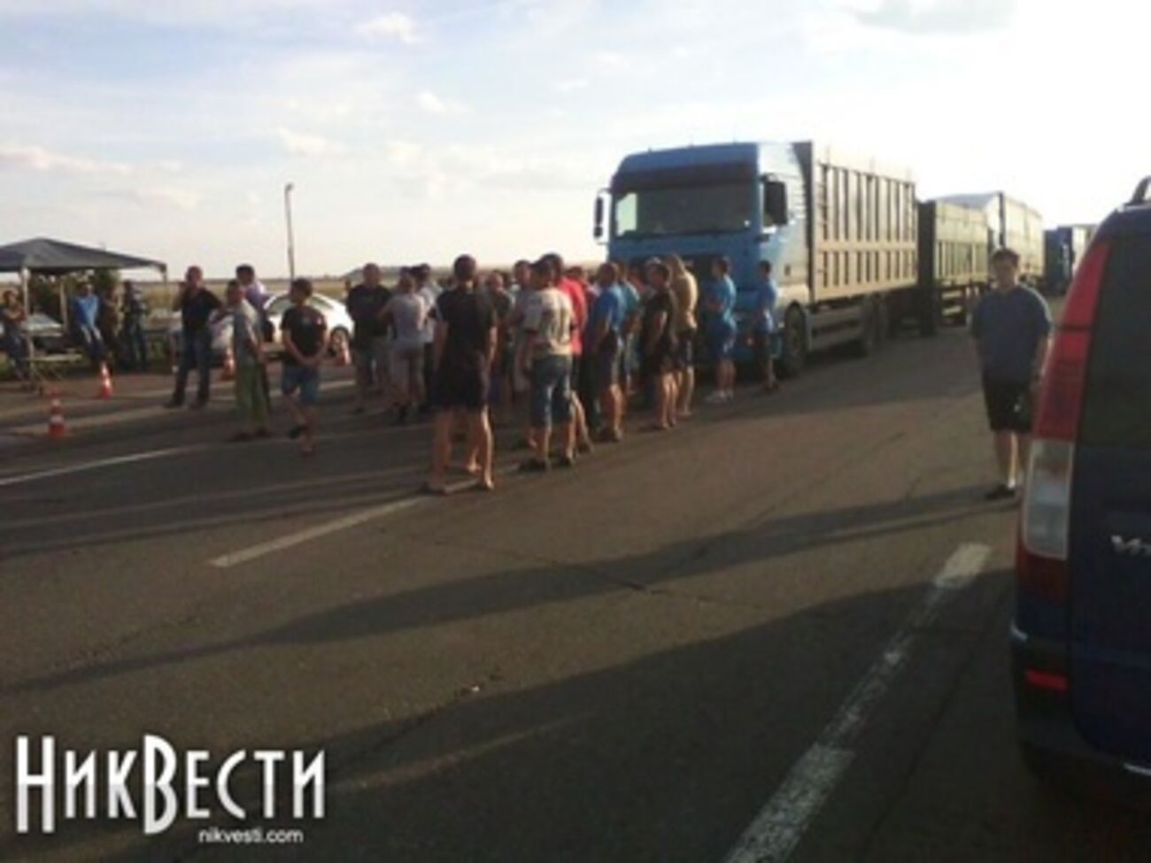 На место событий вызвали и сотрудников отдела по борьбе с экономическими преступлениями