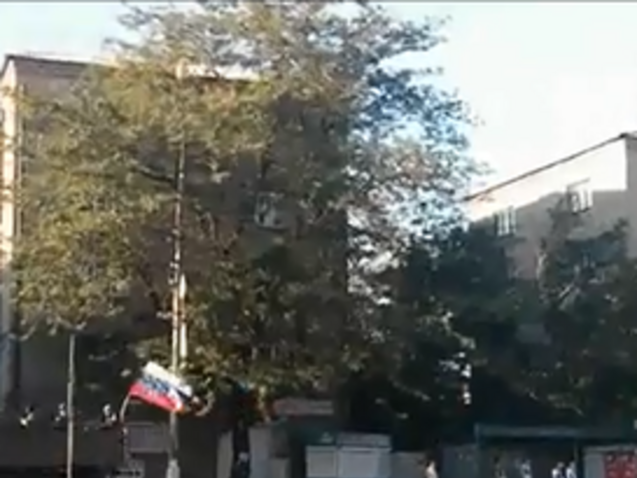 Военная техника едет под российскими флагами