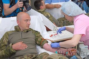 Желающих стать донорами принимают в Центре крови Вооруженных Сил Украины
