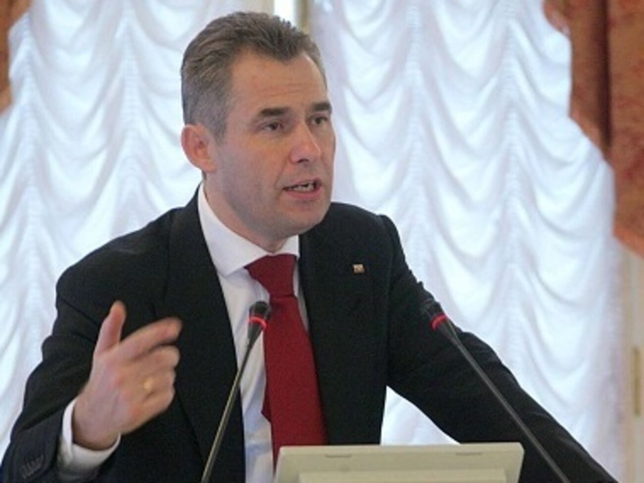 Павел Астахов: Мы никого и никуда насильно не вывозим и не удерживаем