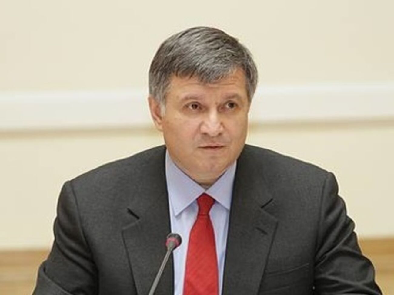 Арсен Аваков посоветовал Олегу Махницкому сходить на могилы погибших в зоне АТО экс-беркутовцев