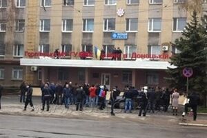 Захваченную базу террористов штурмовали с воздуха сегодня утром
