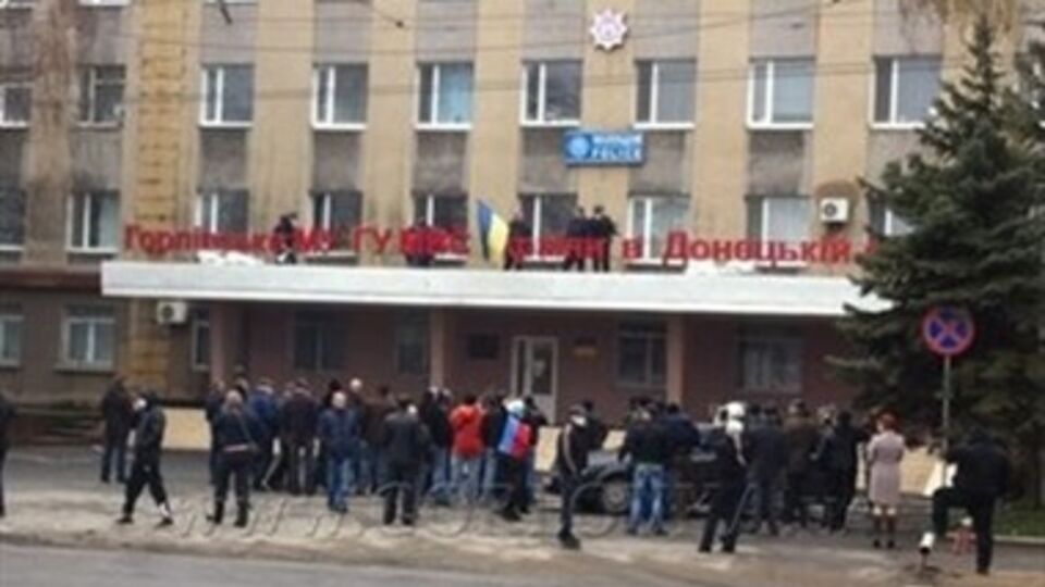 Захваченную базу террористов штурмовали с воздуха сегодня утром