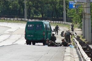 Из-за происшествия в Мариуполе частично перекрыто движение
