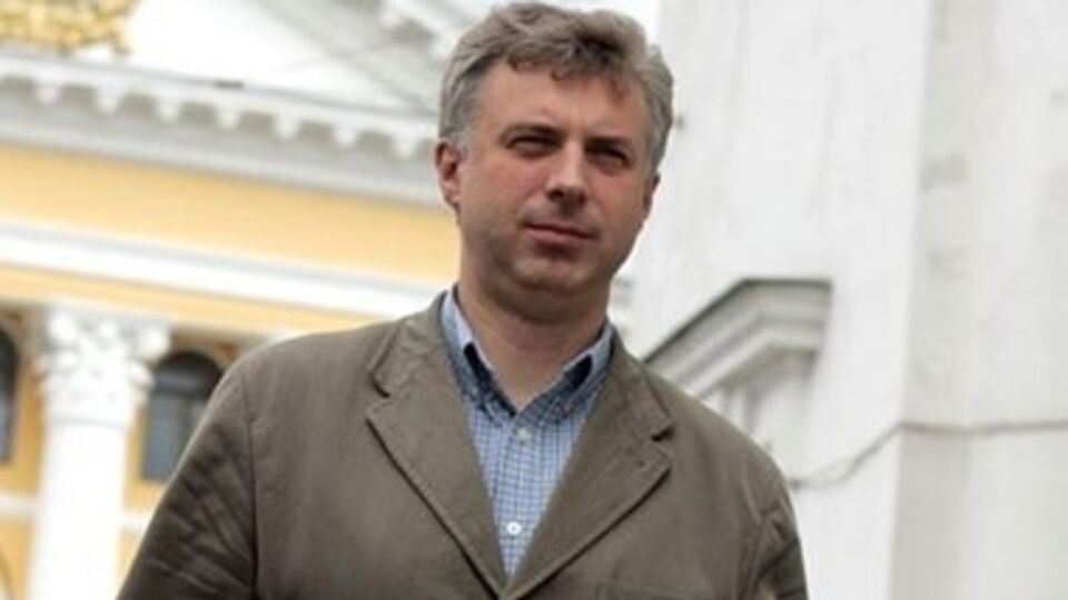 Всего в Украине действует около 800 учебных заведений