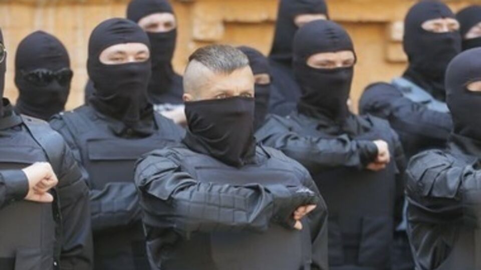 Бойцы батальона "Азов" участвуют в АТО в Мариуполе