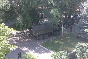 Террористы заняли общежития Восточноукраинского университета