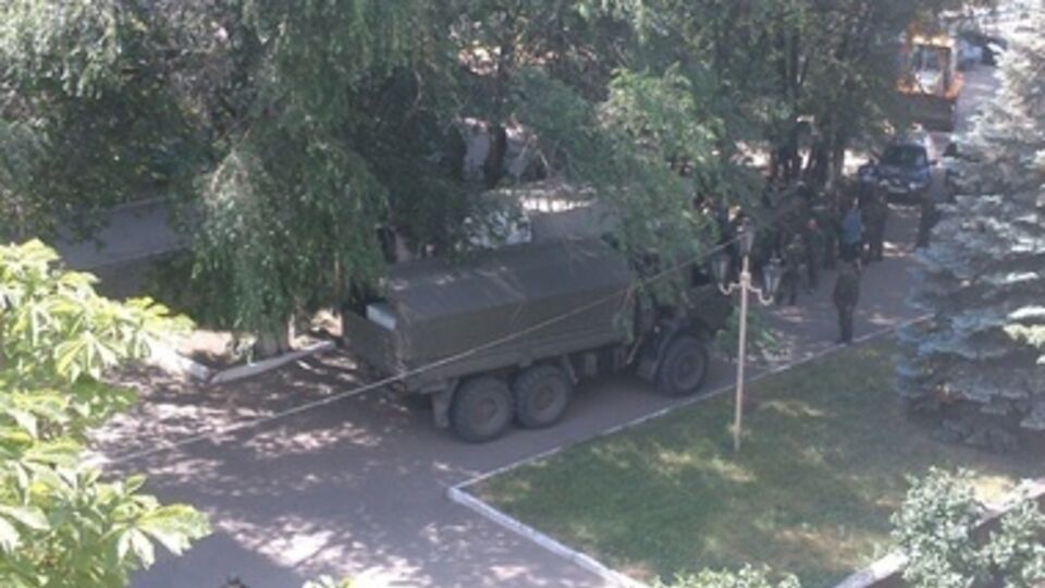 Террористы заняли общежития Восточноукраинского университета