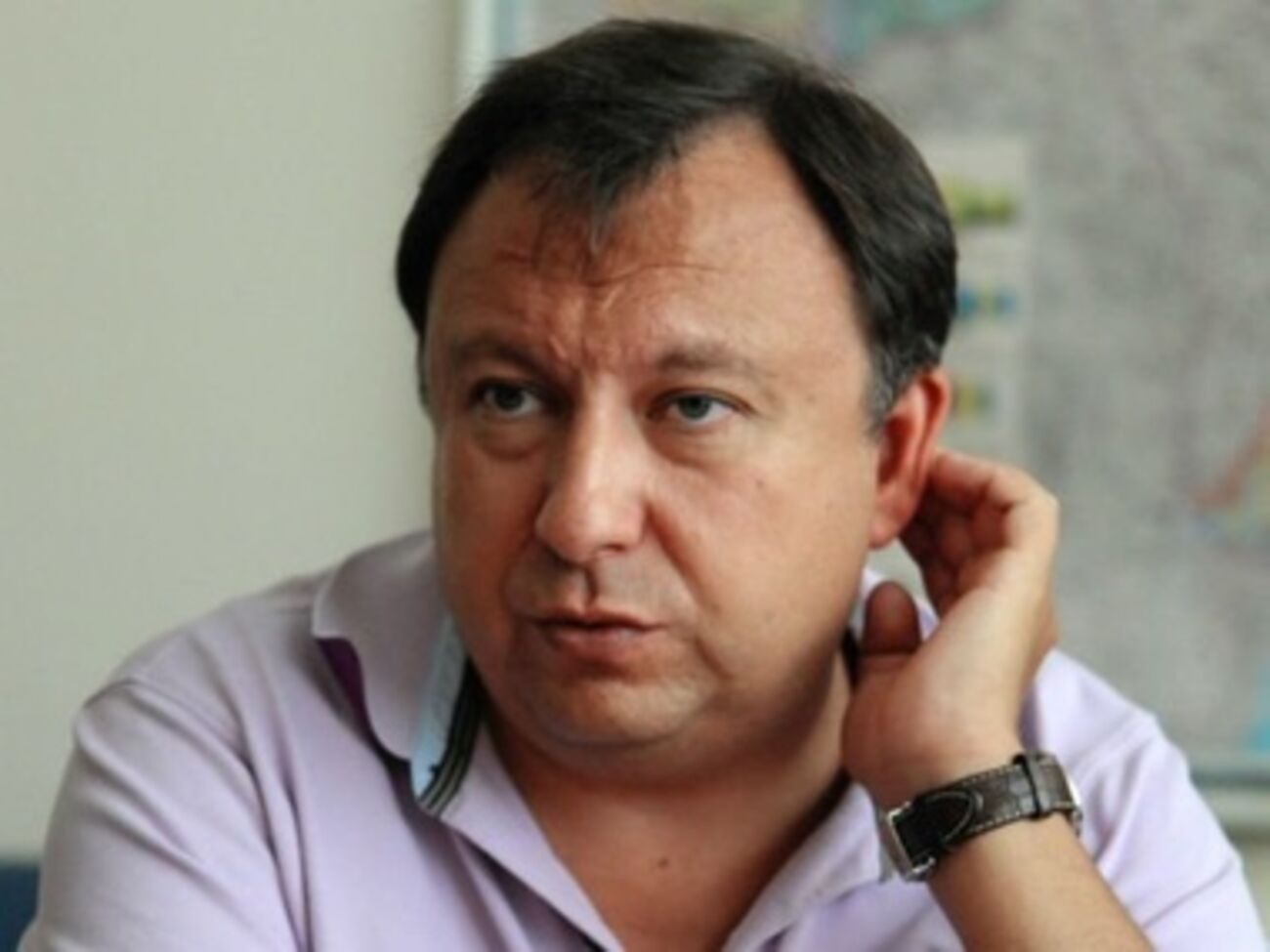 По данным Княжицкого, все силовики, кроме военных, были против использования самолета для перевозки военных
