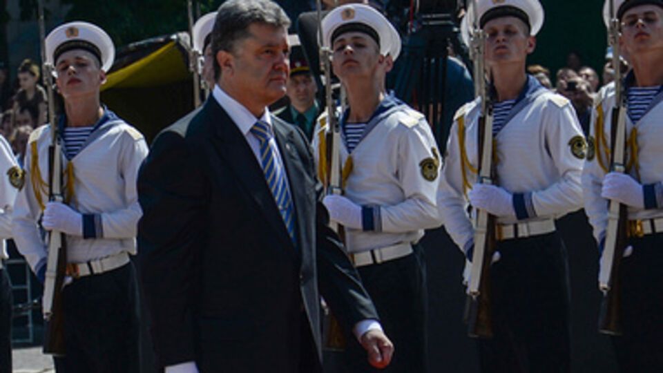 Порошенко обсудил с Олландом ситуацию на востоке Украины