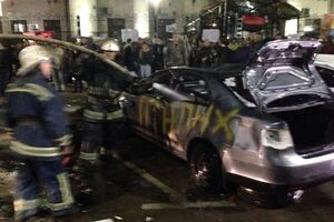 Пожарные приехали спасать машины дипломатов