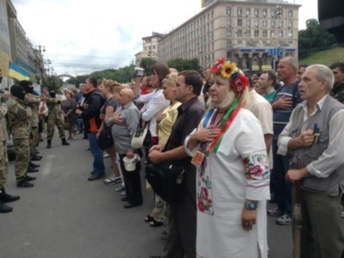 Вече начали с&nbsp;минуты&nbsp;молчания в память о погибших украинских военных