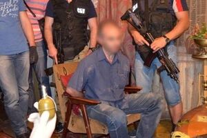 У задержанного нашли карту аэродрома, боеприпасы и гранату