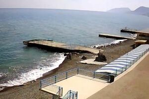 В Крыму новый сезон начался с пустых пляжей