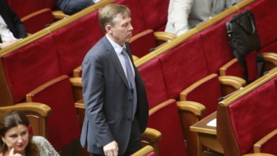 В Раде начинаются консультации по кандидатурам министра обороны и главы СБУ