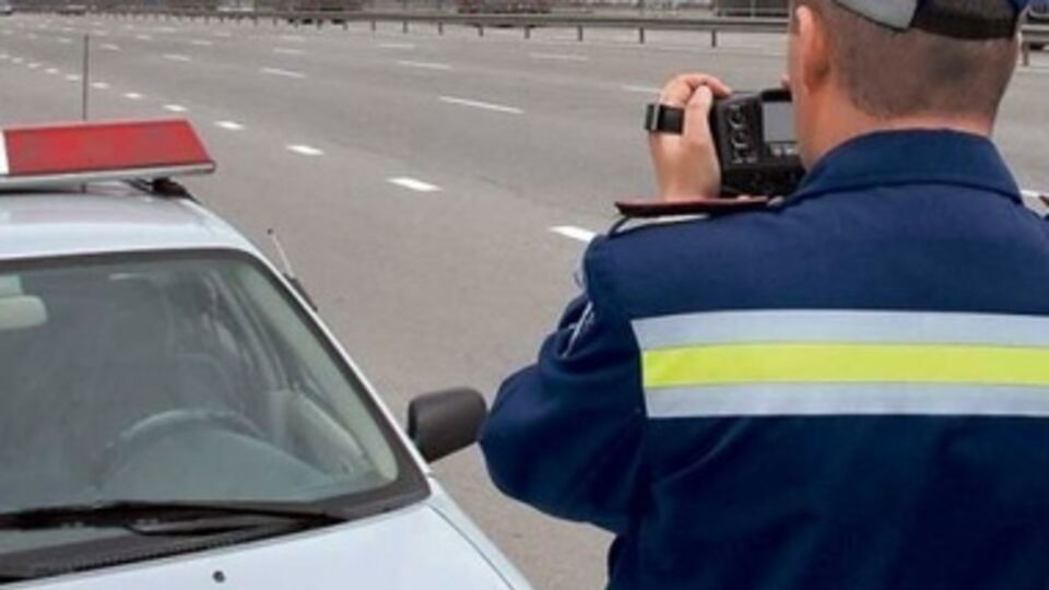 Водителей-взяточников уже фотографируют и записывают на видео