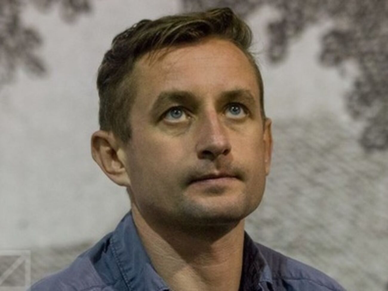 Сергей Жадан: Посмотрите, как страна поддерживает военных! В основном помогают чем могут. Есть у нас единство, только вспоминать о нем надо не под угрозой оккупации