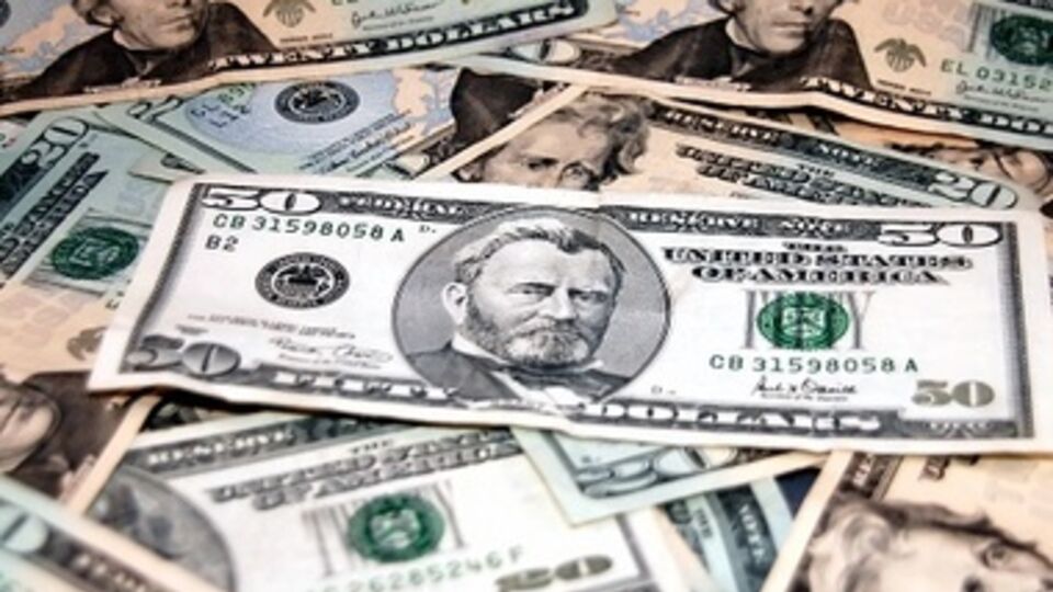 Доллар усиливает свои позиции