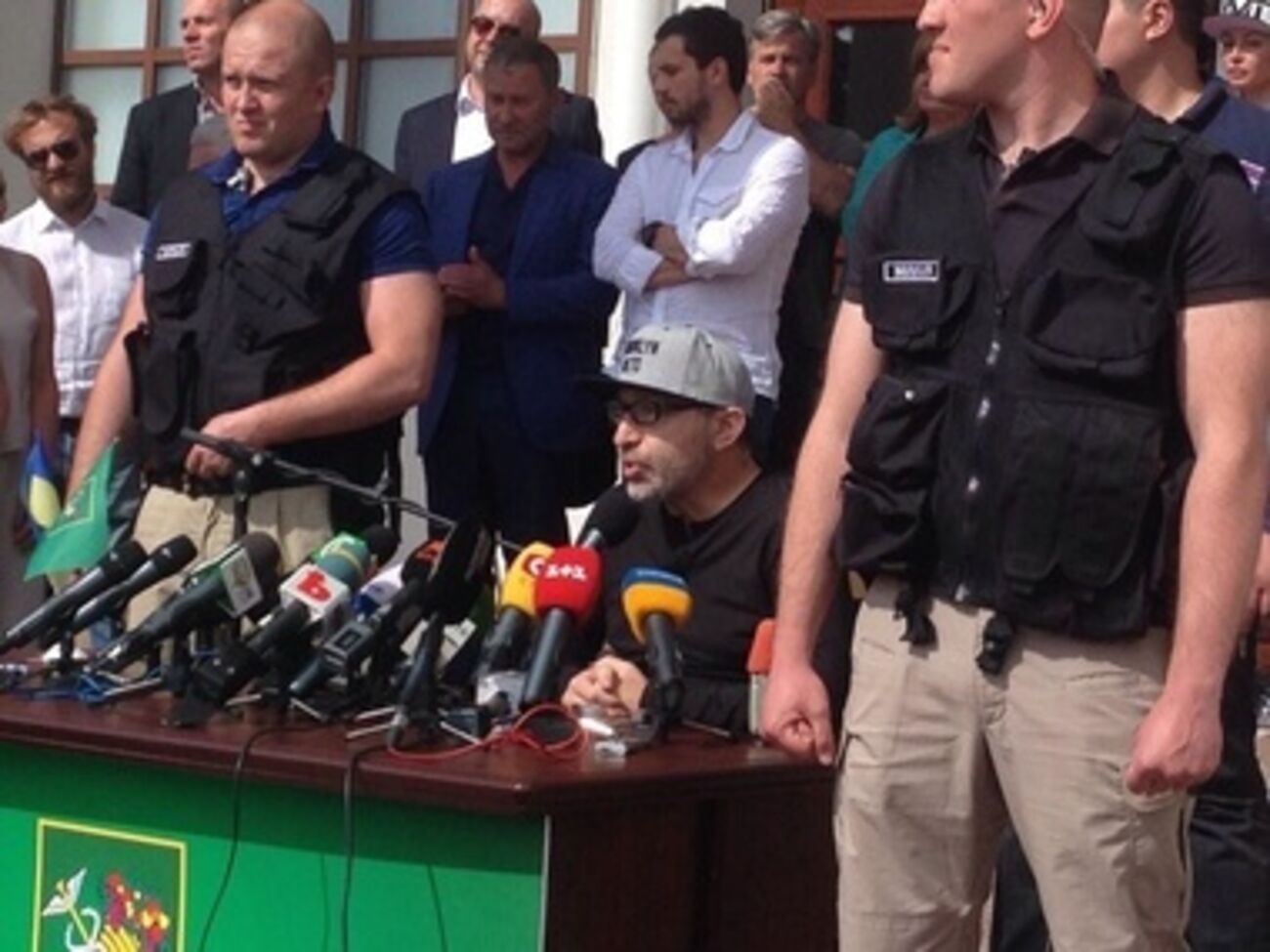 Пресс-конференция Геннадия Кернеса в харьковском аэропорту