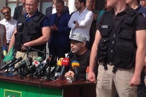 Пресс-конференция Геннадия Кернеса в харьковском аэропорту