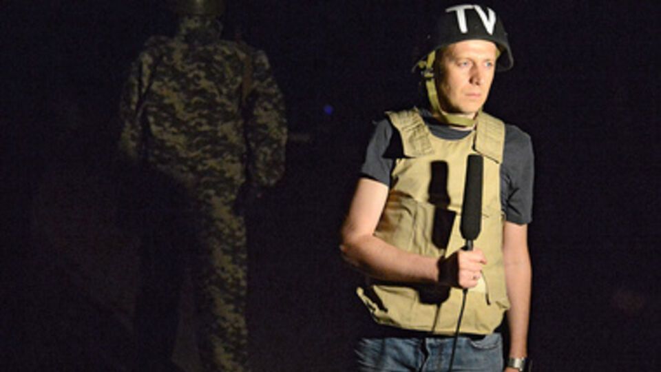 Журналист Игорь Корнелюк умер в реанимации после минометного обстрела