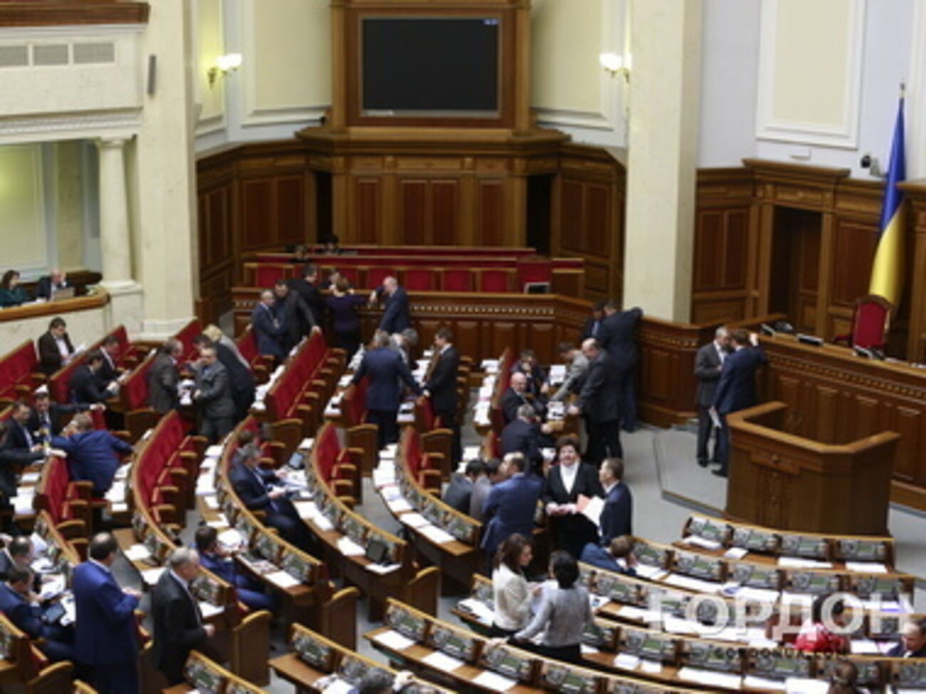 Рада почти полностью закрыла границы Украины с Россией до стабилизации ситуации на Донбассе