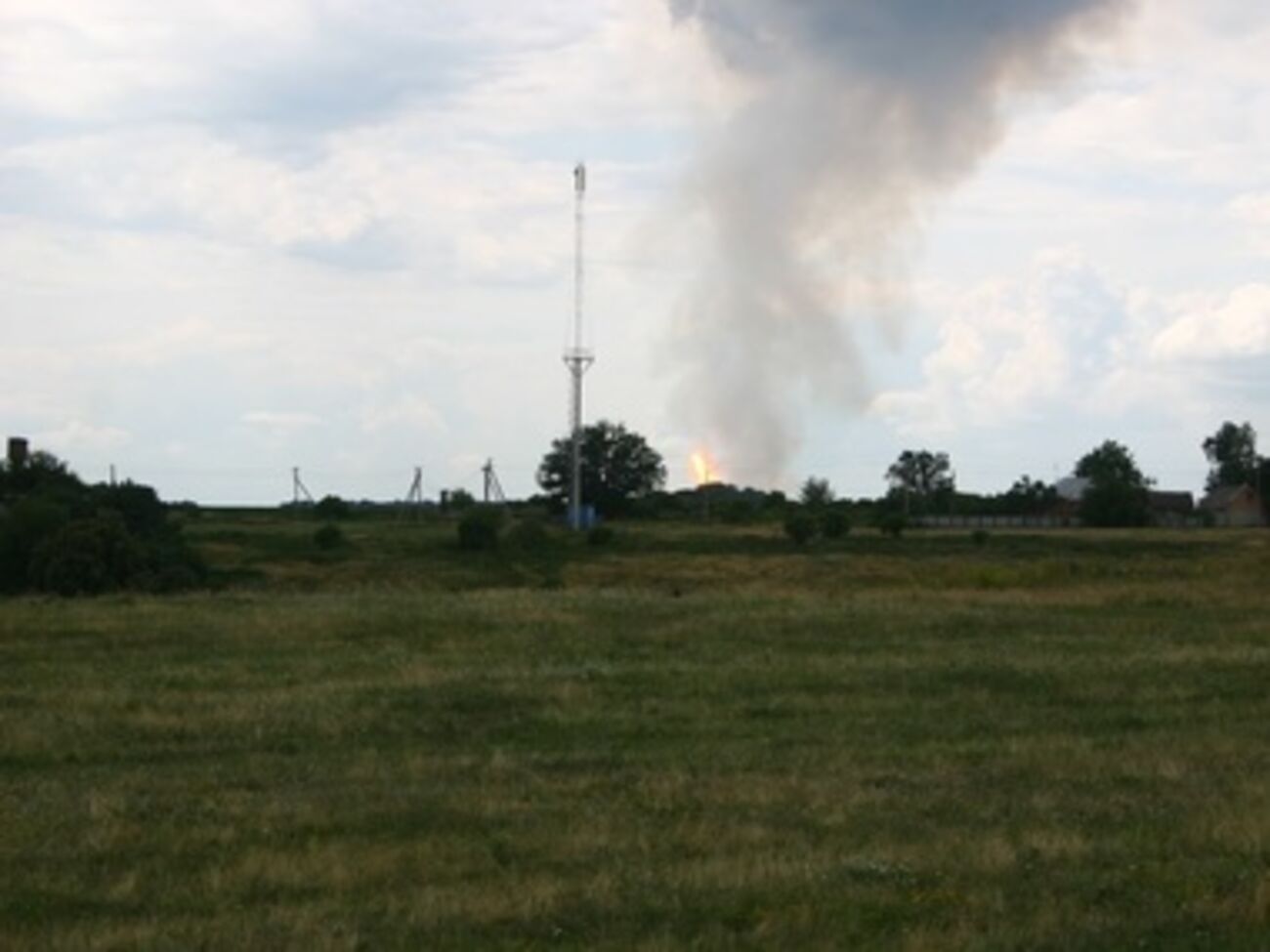 Поврежденный участок газопровода перекрыли с двух сторон