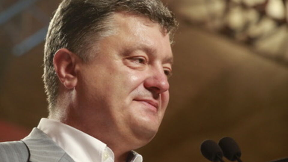 Порошенко поделился с Меркель планом прекращения войны на Донбассе