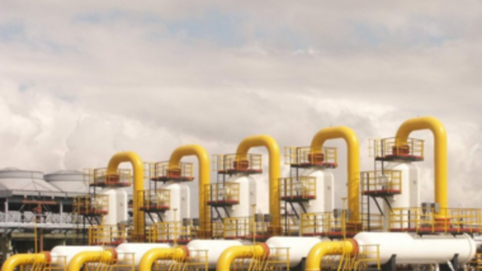 Реверсные поставки --- один из способов избавиться от газовой зависимости от России