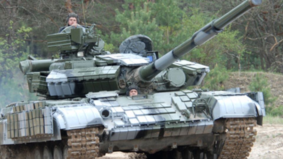 Террористы подбили танк сил АТО