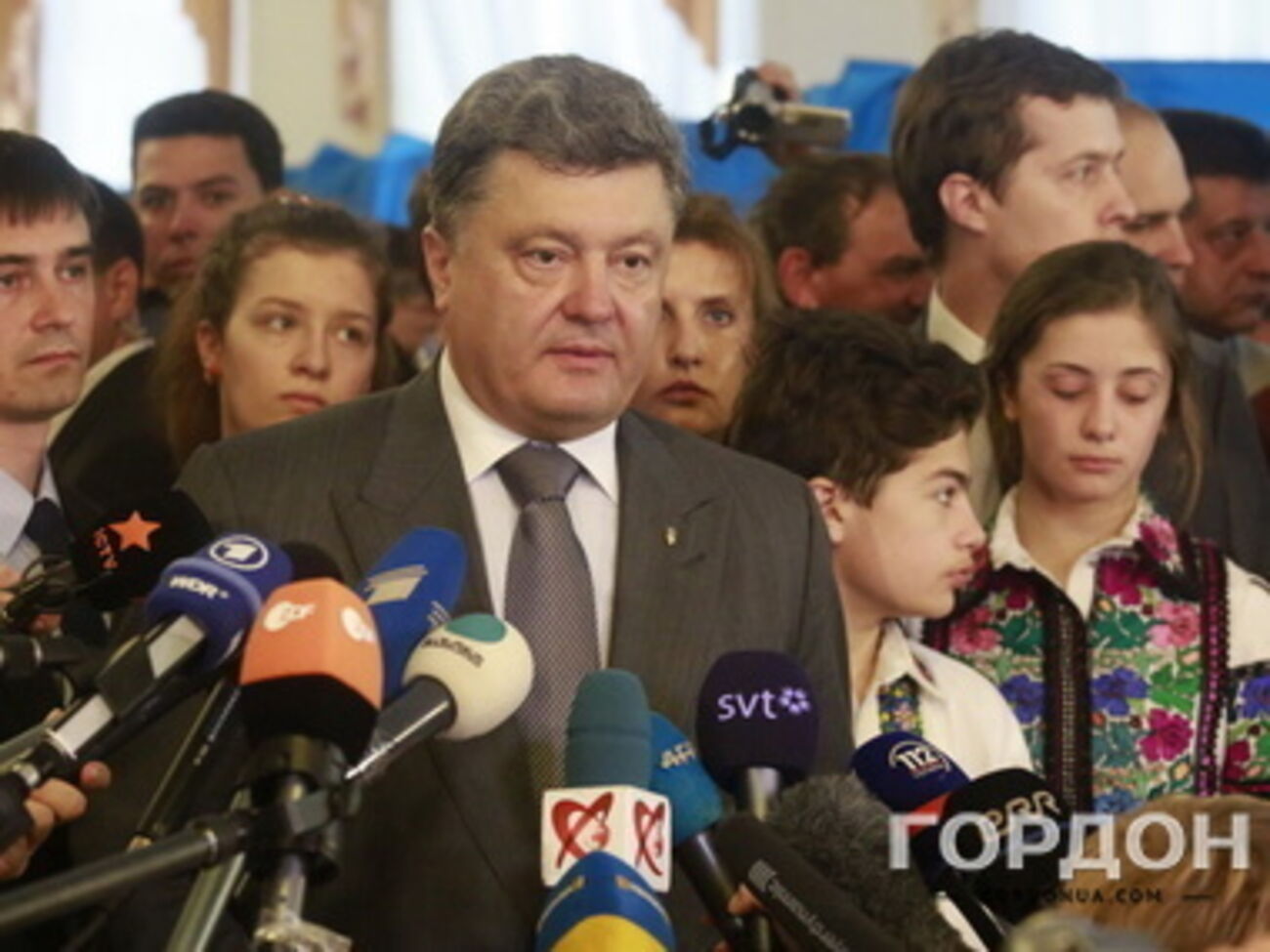 Порошенко пообещал всем, кто принимает участие в АТО, статус участника боевых действий