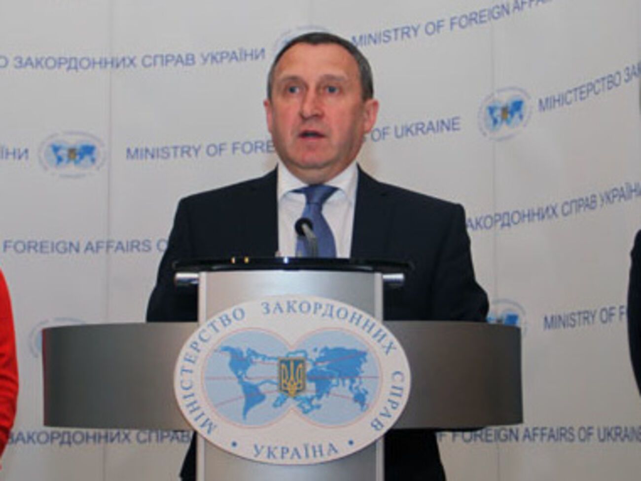 Указ про увольнение Дещицы был подан в парламент сегодня