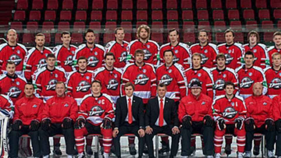 Контракты клуба с хоккеистами и тренерами будут зафиксированы на один год