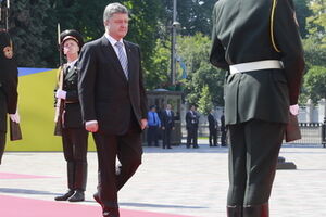 Порошенко позаботился о силах АТО