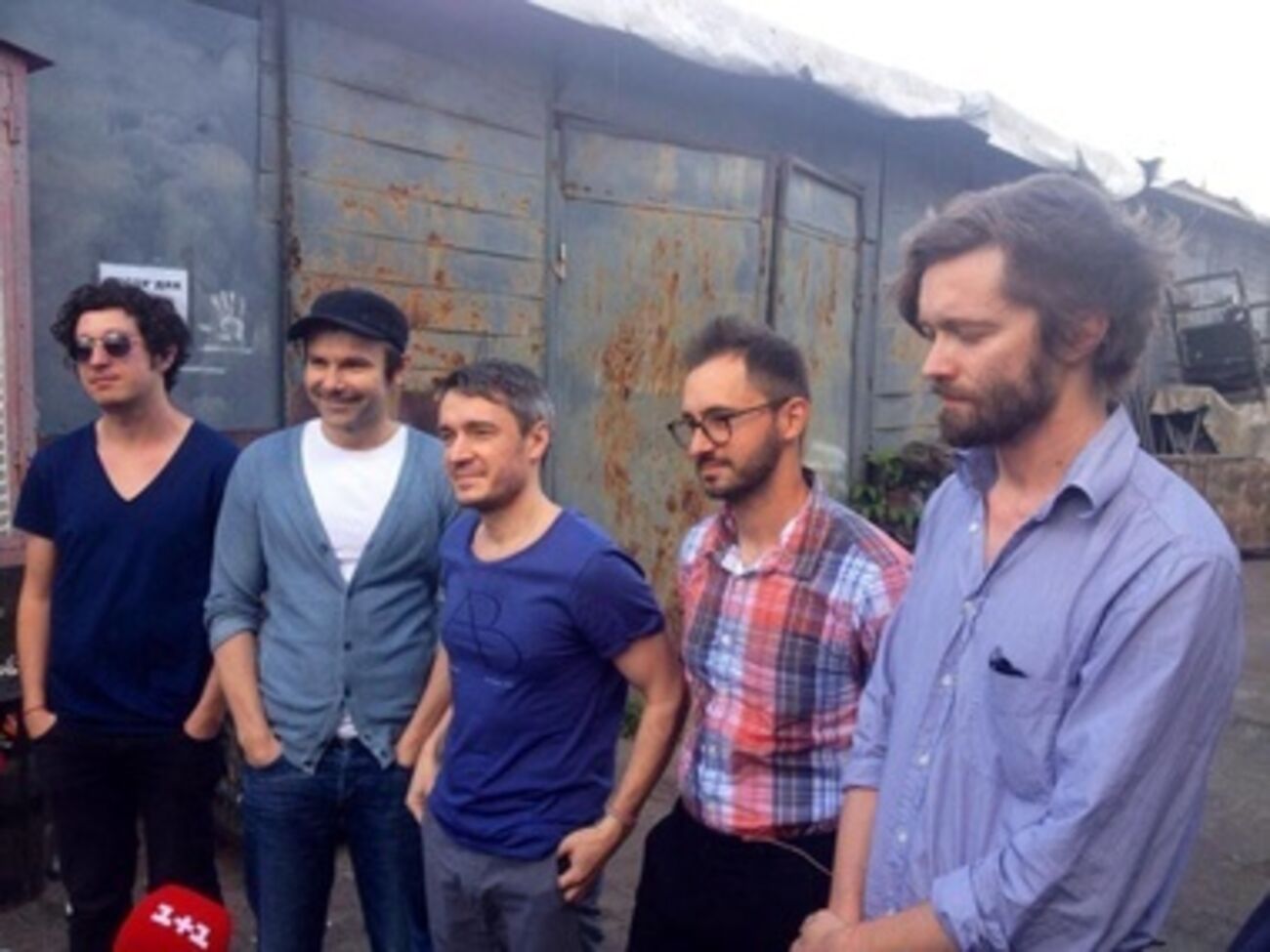 Все пятеро участников первого состава "Океана Эльзы" собрались вместе