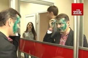 Ляшко облили зеленкой во Львове
