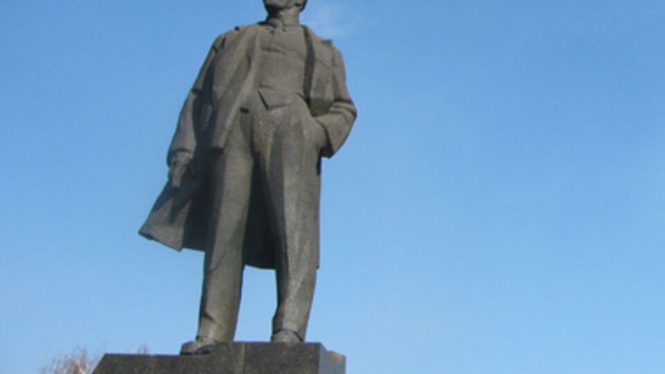 На Херсонщине повредили памятники Ленину