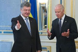 Порошенко и Байден пообщались по телефону
