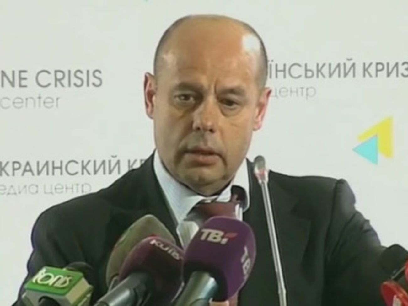 Украинские власти ведут работу над повышением безопасности трубопроводов, отметил Продан