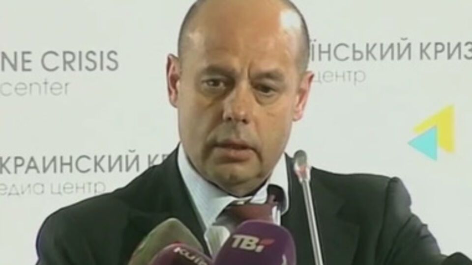 Украинские власти ведут работу над повышением безопасности трубопроводов, отметил Продан