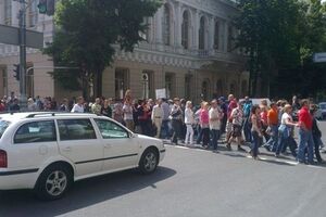 Люди возмущены отказом Рады перевести валютные кредиты в гривневые