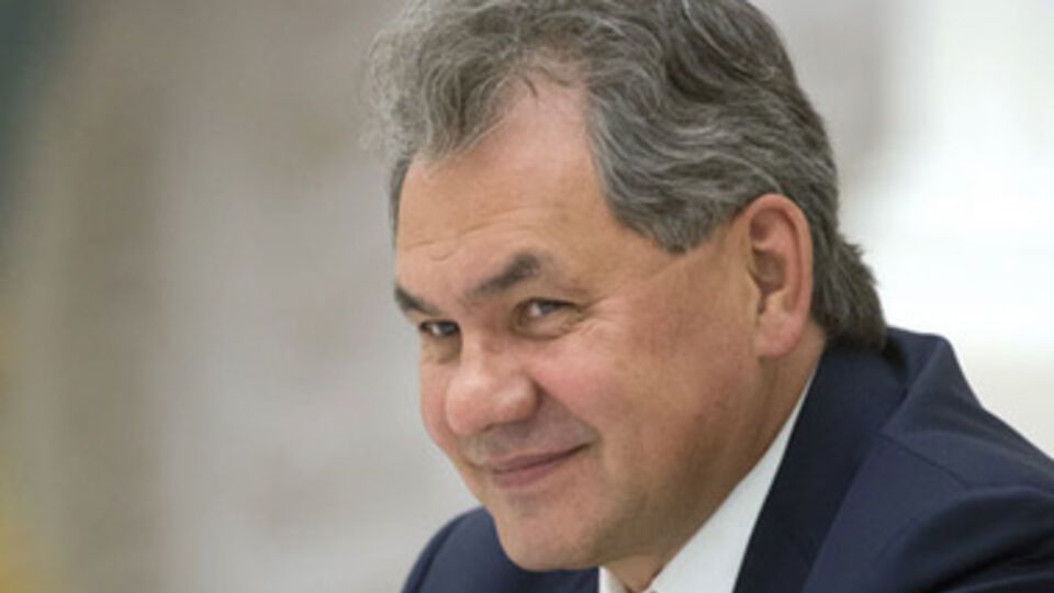 Шойгу говорит, что войска собирают для учений
