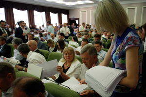 О создании фракций партии УДАР и партии Леси Оробец "Нове життя" Резников не объявлял