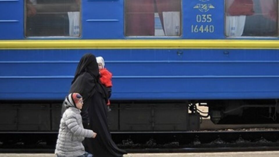 Переселенцы массово покидают опасные регионы