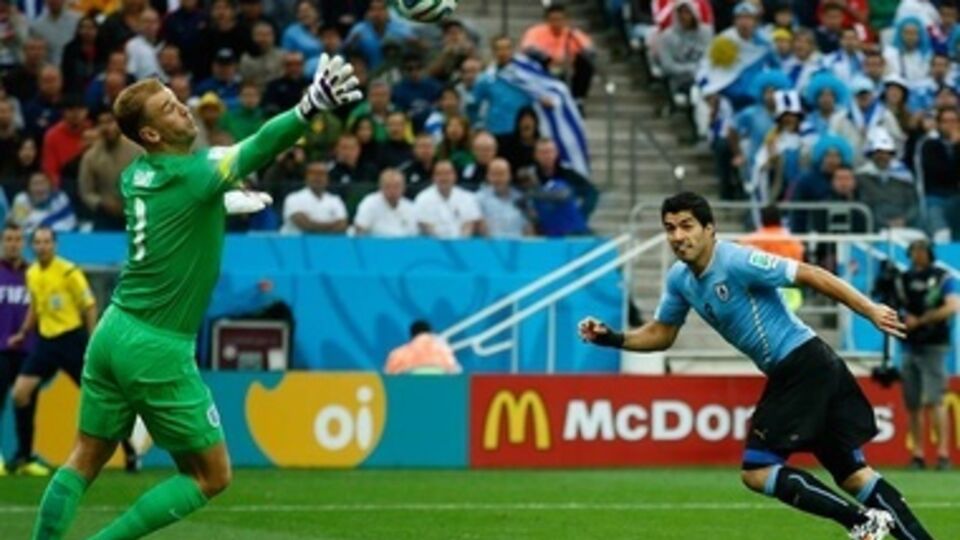 Суарес приносит победу Уругваю