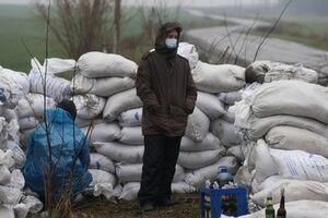 Террористы пытаются прорваться через блокпосты в районе Славянска