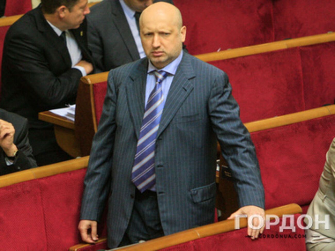 Турчинов: Соцвыплаты на Донбассе осуществляются в полном объеме